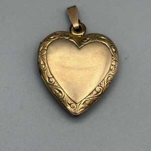 Vintage 1/20 12K Gold Filled Heart Locket Pendant Scrollwork Gorgeous! 2.97g